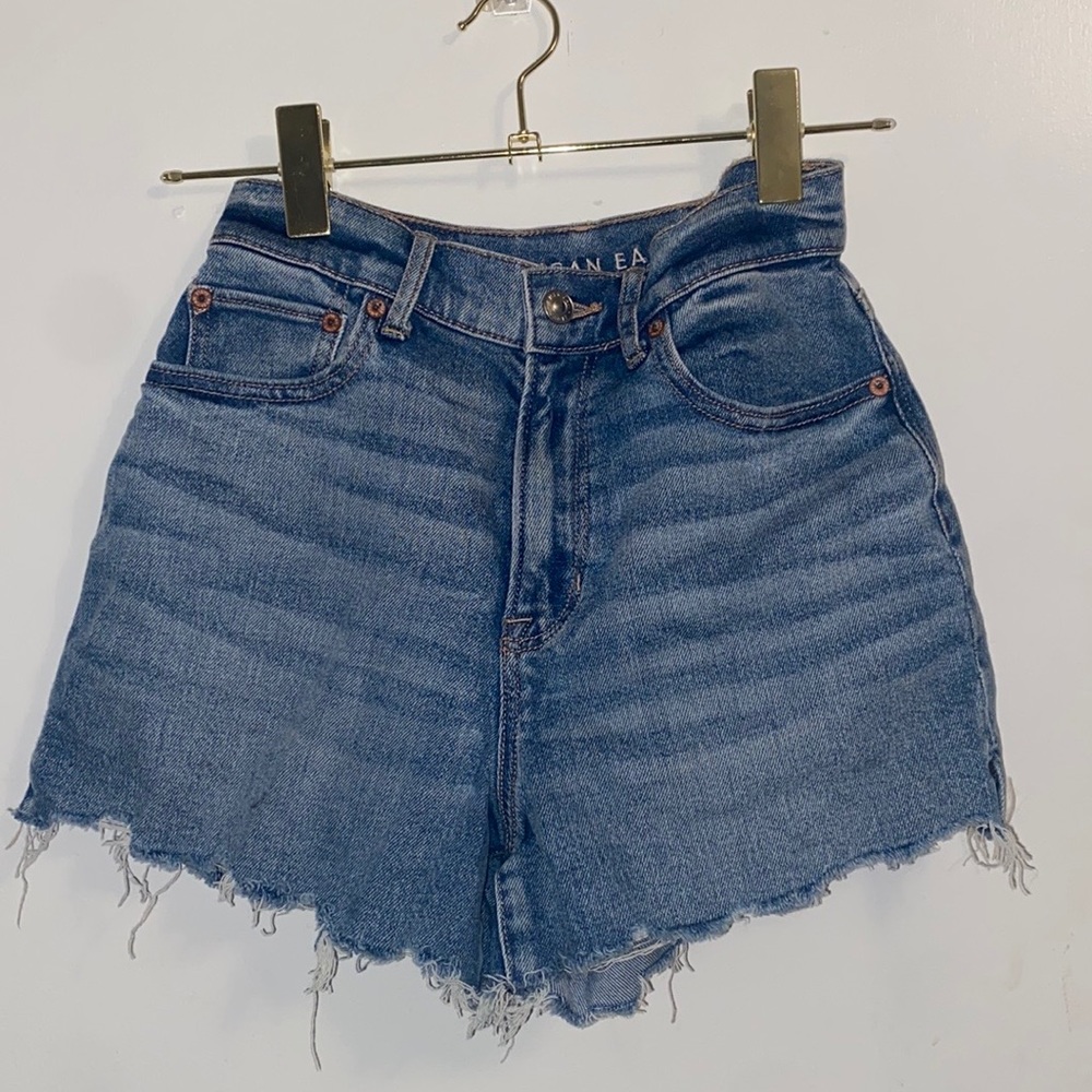 Wore once. American Eagle 90s high rise shorts